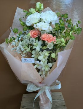 お悔やみの花束