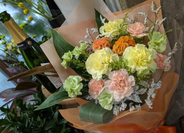 パステルの花束「花かざり」（大阪府大阪市城東区の花屋）のギャラリー写真